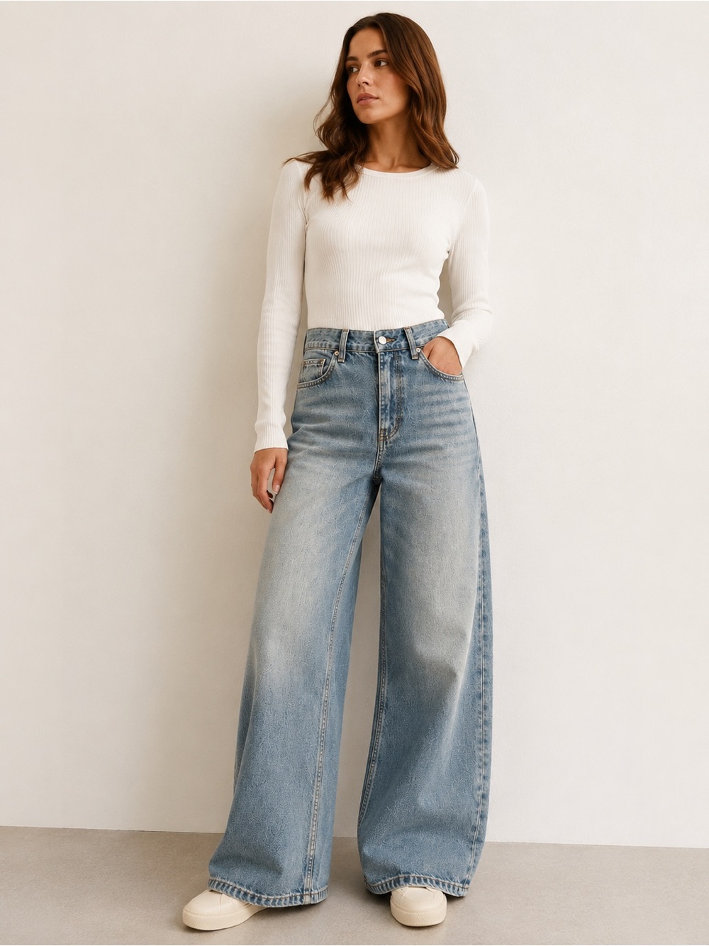 Women’s Wide Leg High Rise Jeans Vintage Wash Heavy Denim NWOT size L